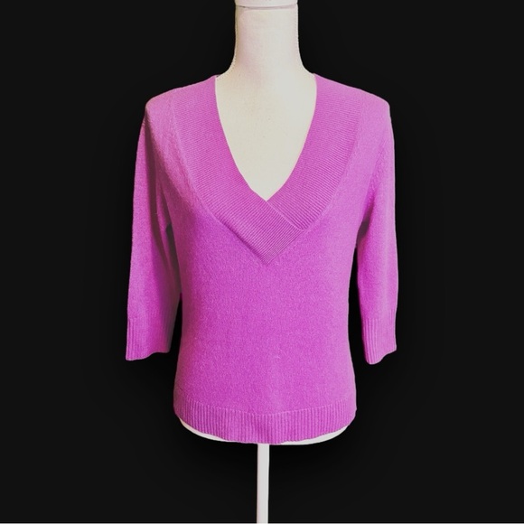 Anthropologie Purple Limited Edition Cashmere Collection Cassini V-Neck Sweater - Picture 3 of 16